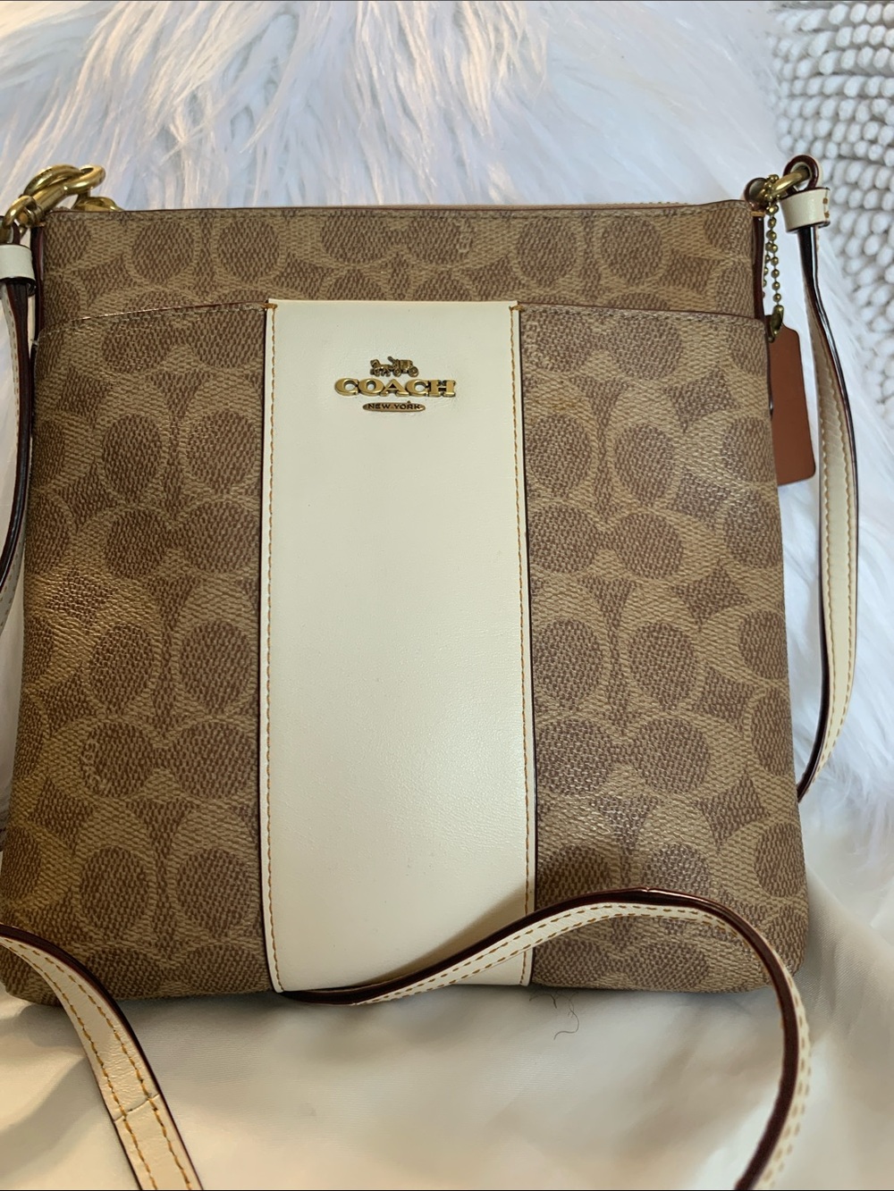 EUC. Coach Kitt Crossbody #41321 Bag in Brown jacquard & smooth chalk leather.